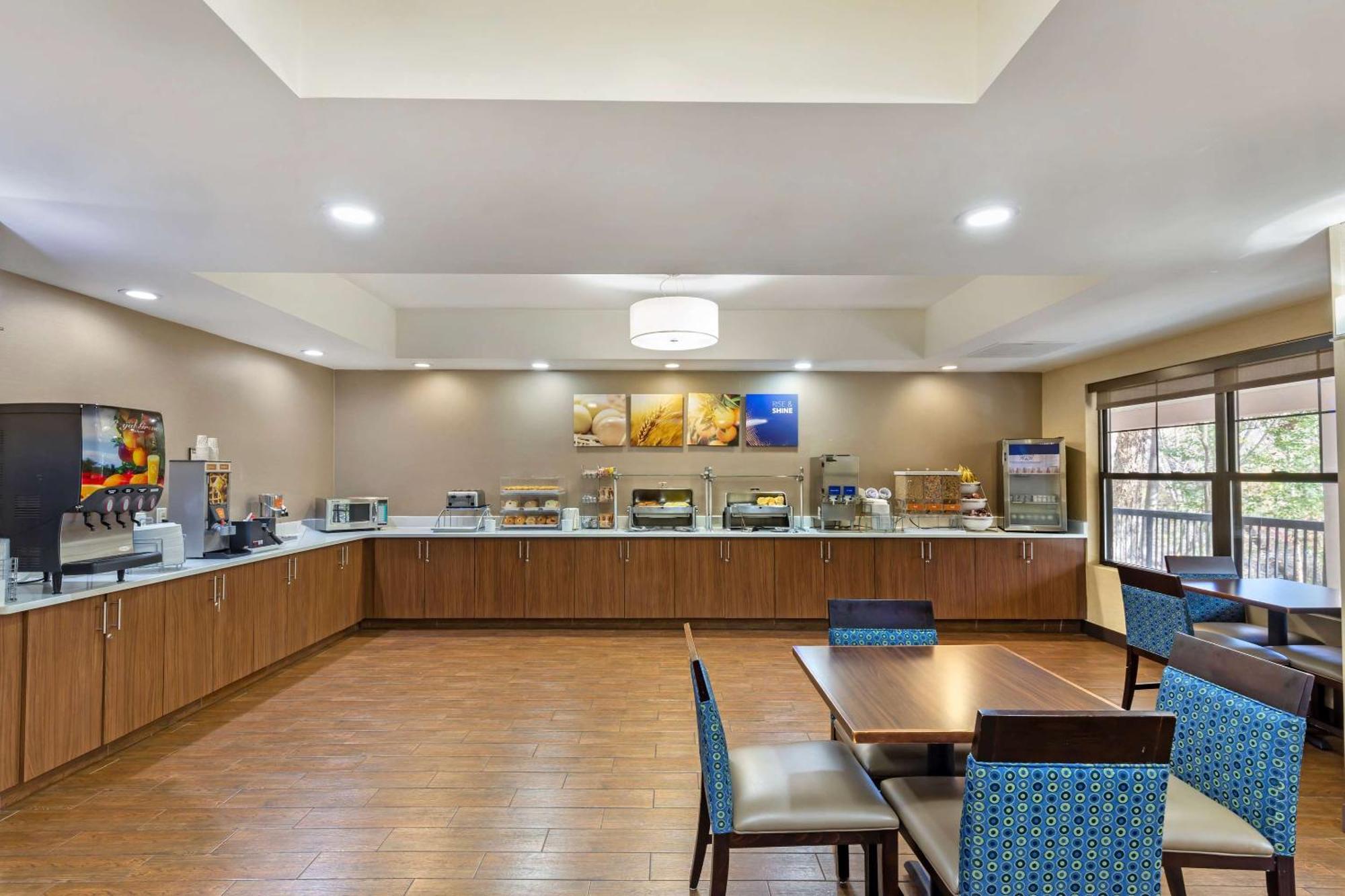 Comfort Suites Hanes Mall Winston-Salem Exterior foto