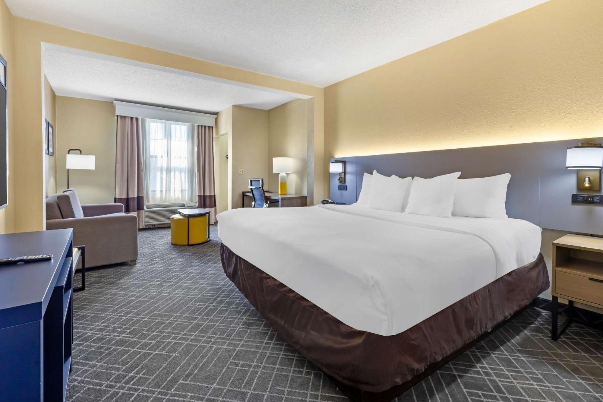 Comfort Suites Hanes Mall Winston-Salem Exterior foto